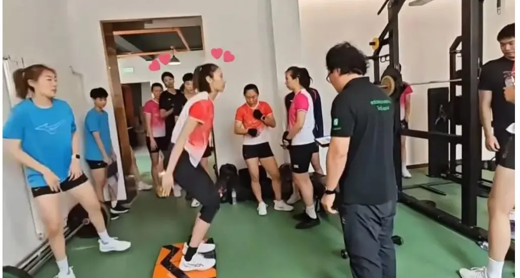 天津女排冲 天津女排冲