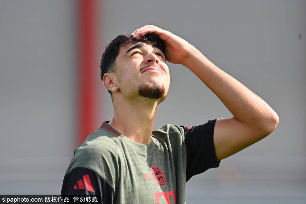 其他更年轻, 教练组是否, 也将影响拜 其他更年轻, 教练组是否, 也将影响拜